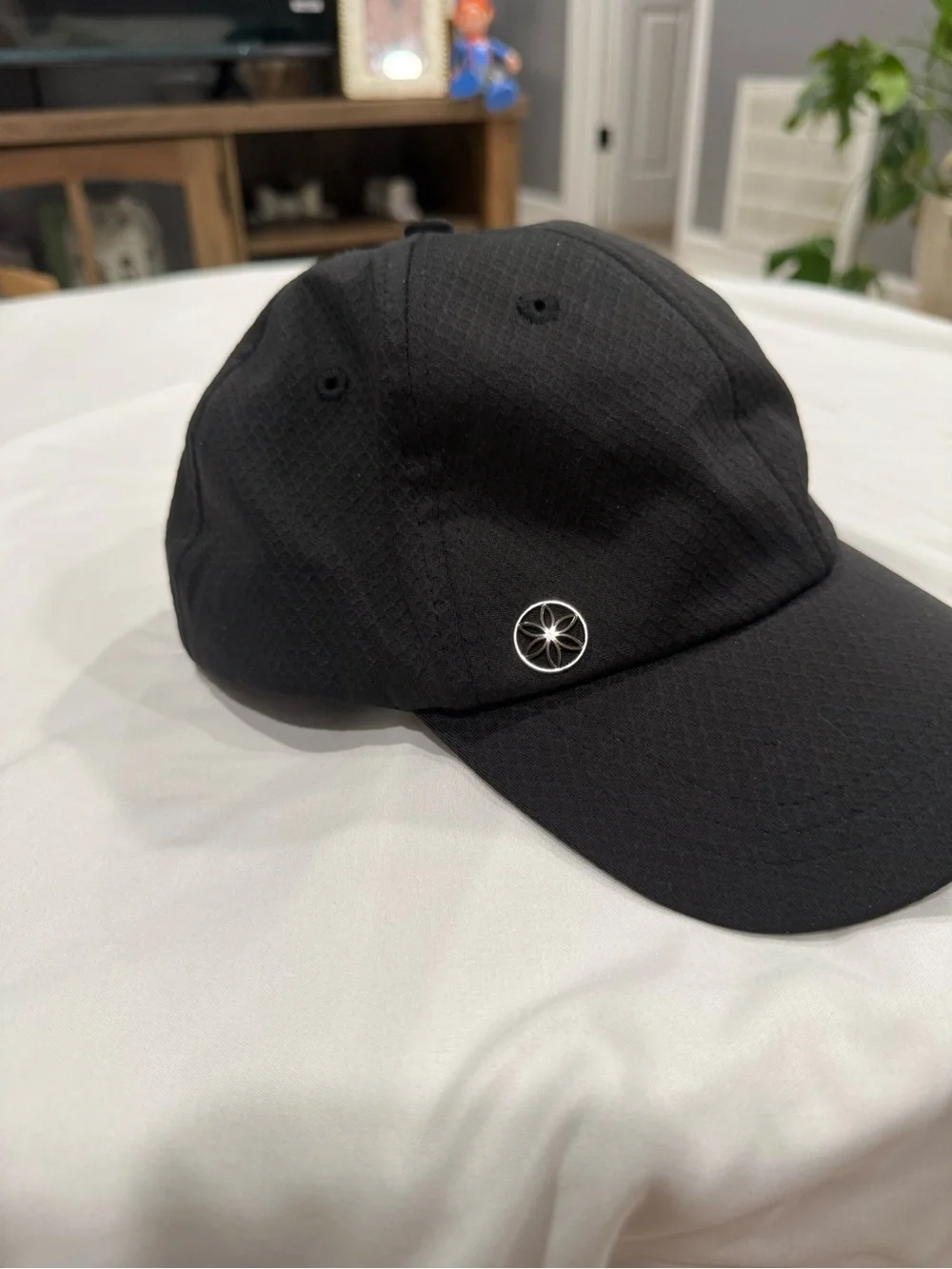 GAIAM Black Textured Hat with Subtle Logo Tag